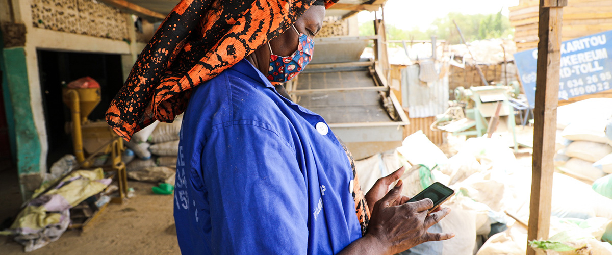 Buy from women is a UN Women's e-commerce platform that links women farmers and entrepreneurs to market, information and finance. Photo: UN Women Senegal