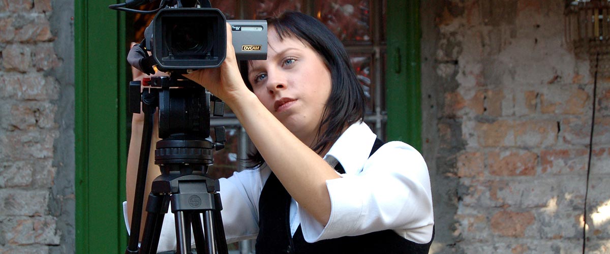 Women setting up a video camera. Photo: UN Women / Dragana B. Stevanovic