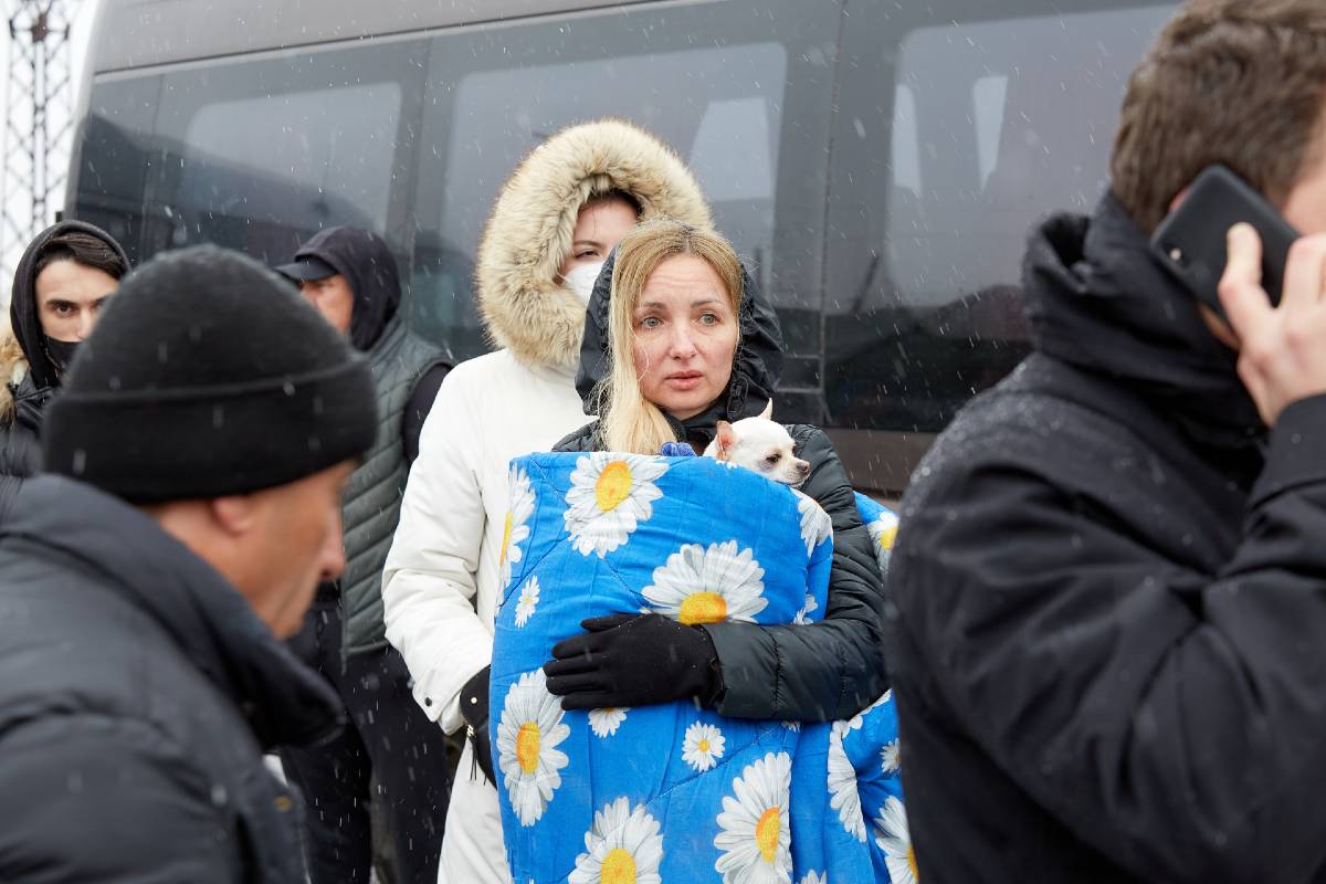 People fleeing the war in Ukraine at the the Palanca-Maiaki-Udobnoe border crossing point in March 2022. Photo: UN Women/Aurel Obreja