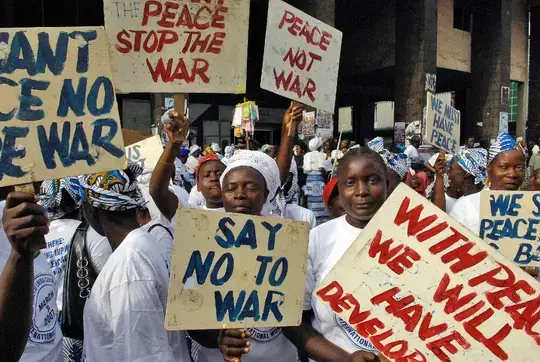 Liberian women march for peace 2003